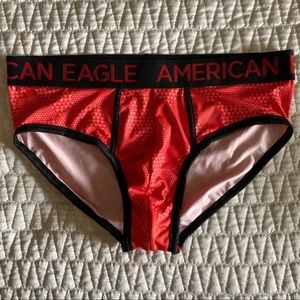 American Eagle sports briefs (M)